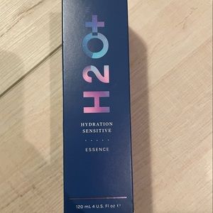 H2O+ hydration sensitive Essence